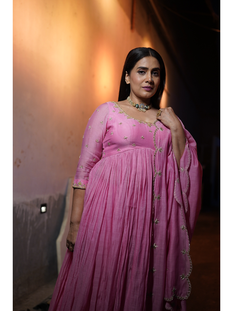Sonali Kulkarni in Anarkali Set (SS - 016)